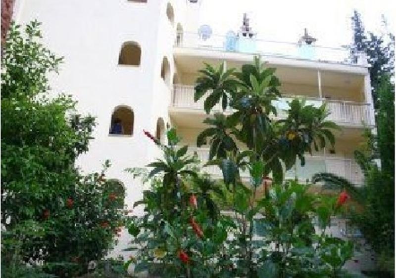 Barbaros Apart Hotel ทูรุนช์ ภายนอก รูปภาพ